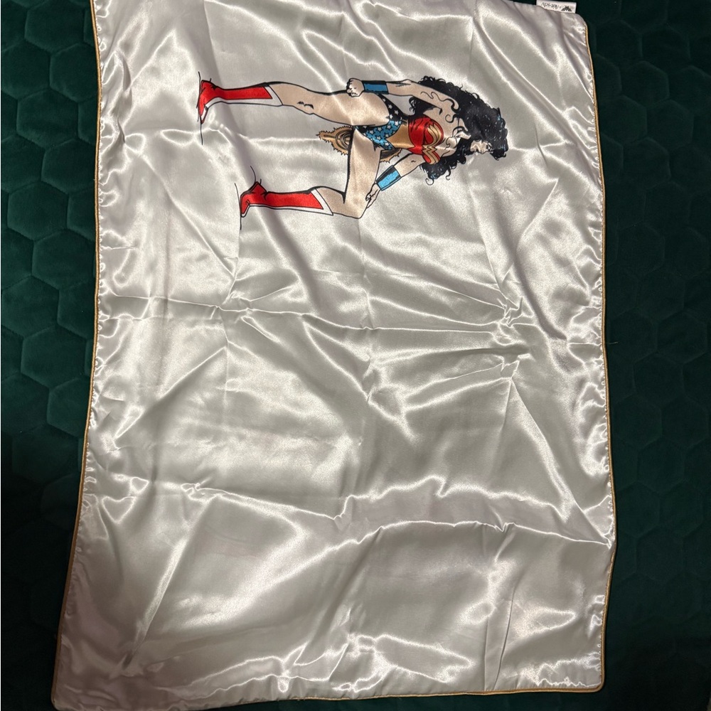 Kitsch Wonder Woman Silk pillow Standard Size